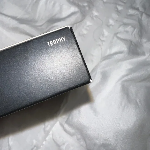 NIB MAC Pearl Matte Face Powder Bowling Trophy - Picture 7 of 12